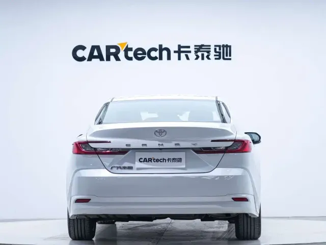 Toyota Camry — Фото автомобиля 6