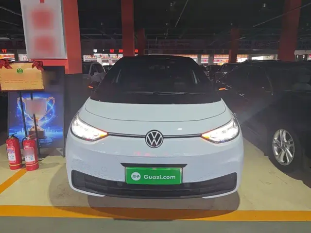 Volkswagen ID.3 — Фото автомобиля 2