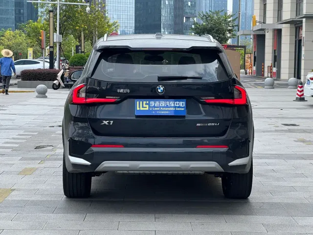 BMW X1 — Фото автомобиля 5