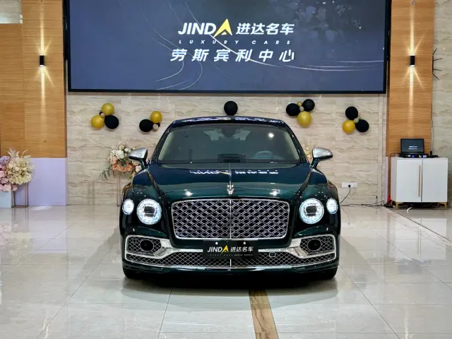 Bentley Flying Spur — Фото автомобиля 4