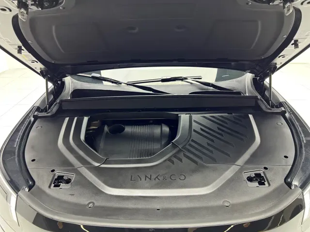 Lynk & Co 900 — Фото автомобиля 20