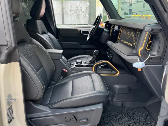 Ford Bronco — Фото автомобиля 13