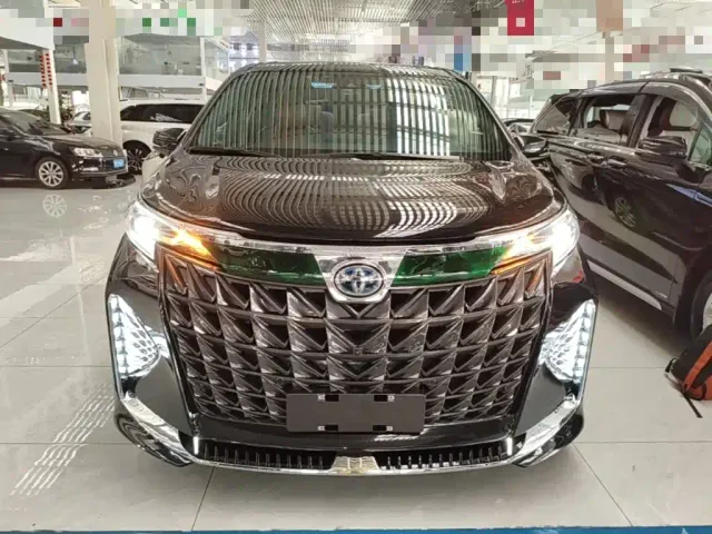 Toyota Granvia — Фото автомобиля 2