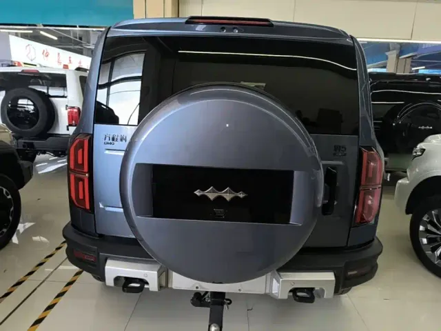 BYD FangChengBao Leopard 5 — Фото автомобиля 5