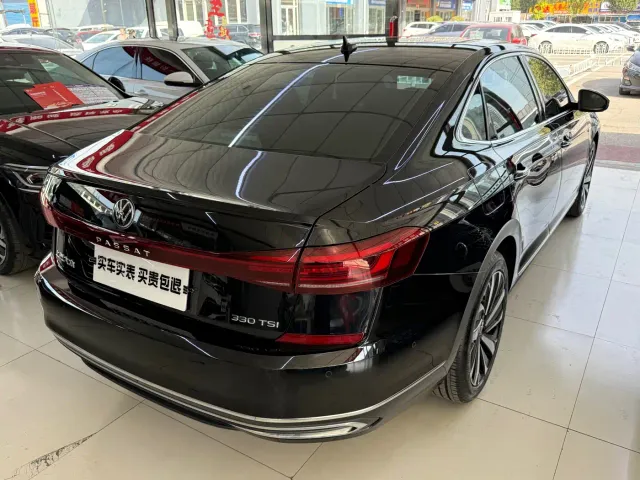 Volkswagen Passat — Фото автомобиля 13