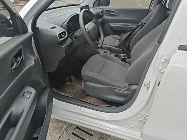 Wuling Hongguang — Фото автомобиля 15