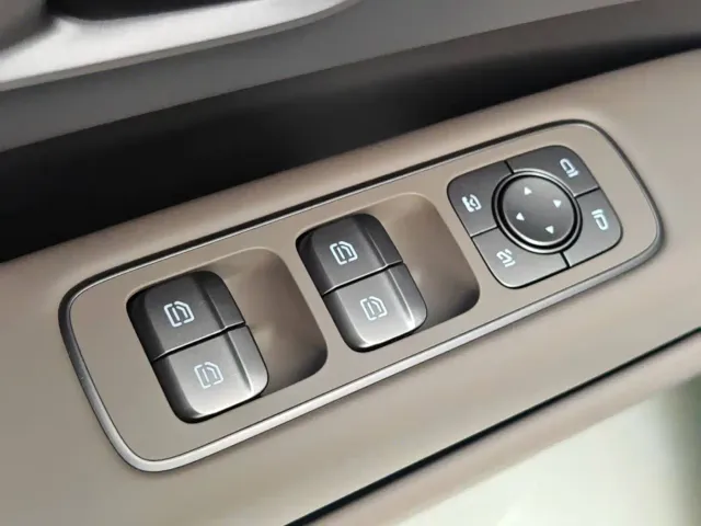 Li Auto i6 — Фото автомобиля 14