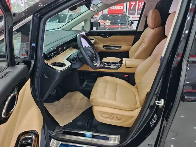 GAC Trumpchi E8 — Фото автомобиля 7