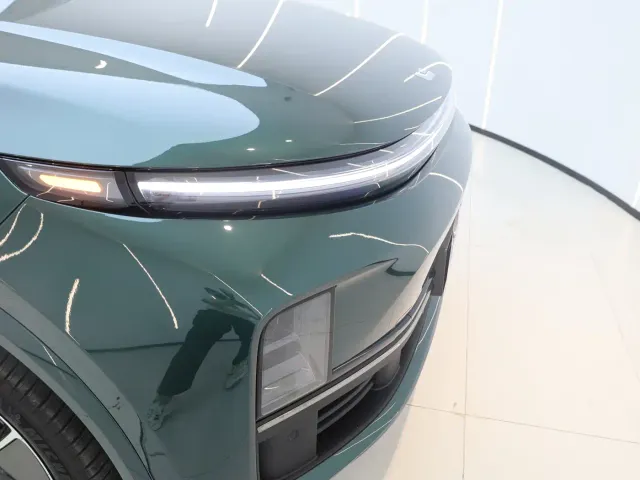 Li Auto L7 — Фото автомобиля 17