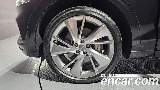 Genesis GV70 2.5T Бензин AWD — Фото автомобиля 5