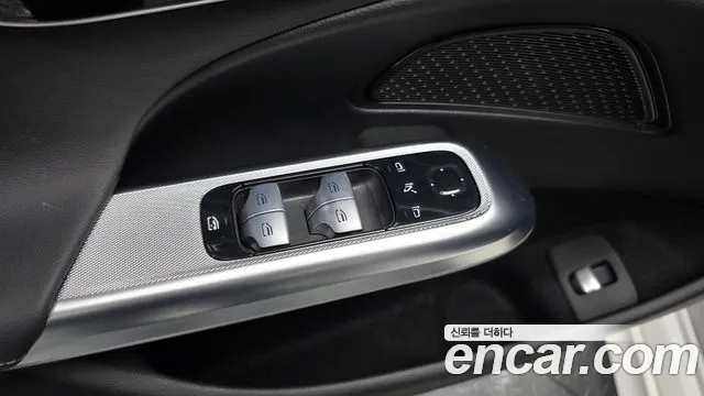 Mercedes-Benz E-Class — Фото автомобиля 29