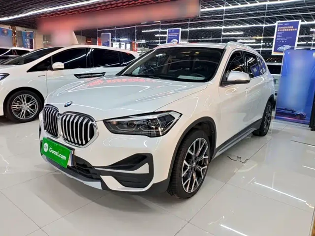 Фотография автомобиля — BMW X1