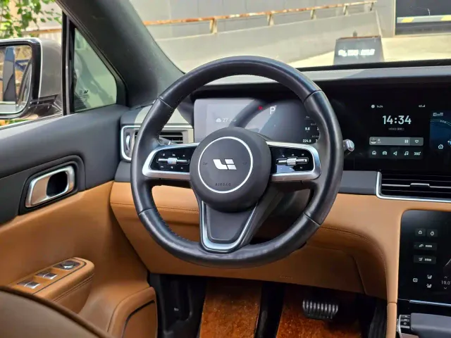 Li Auto ONE — Фото автомобиля 9