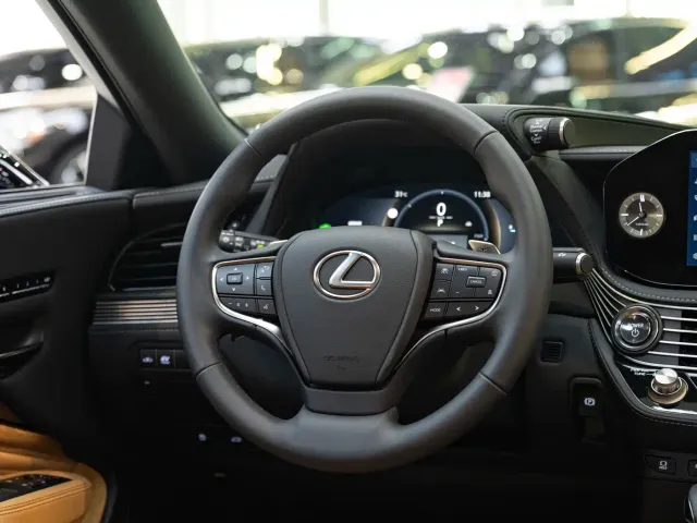 Lexus LS — Фото автомобиля 11
