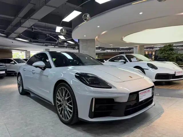 Porsche Panamera — Фото автомобиля 3