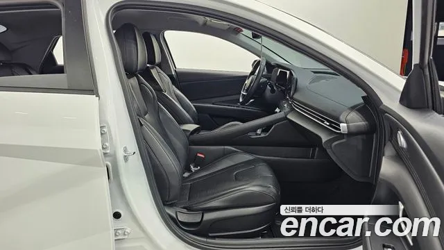 Hyundai Avante CN7 — Фото автомобиля 11