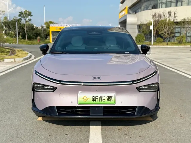Xpeng P7+ — Фото автомобиля 2