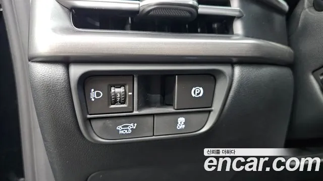 Hyundai Grandeur Grandeur (GN7) 2.5 Бензин 2WD — Фото автомобиля 3