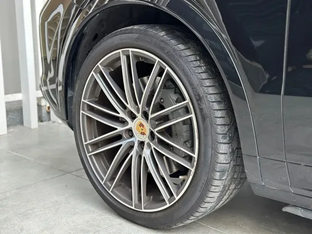 Porsche Cayenne — Фото автомобиля 22