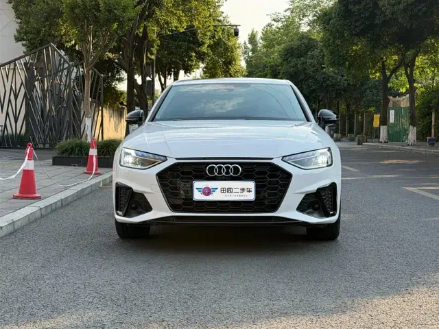 Audi A4L — Фото автомобиля 2