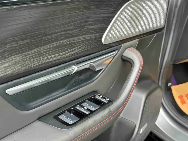 Xpeng P7 — Фото автомобиля 10