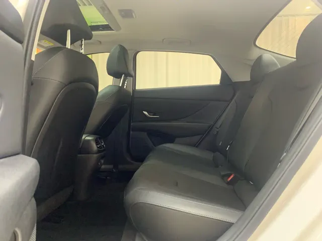 Hyundai Elantra — Фото автомобиля 8