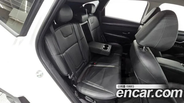 Hyundai Tucson Tucson (NX4) Бензин 1.6 турбо 2WD — Фото автомобиля 18