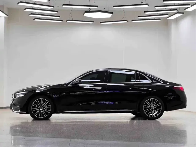 Mercedes-Benz E-Class — Фото автомобиля 7