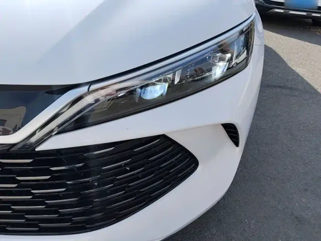 BYD Qin L — Фото автомобиля 22