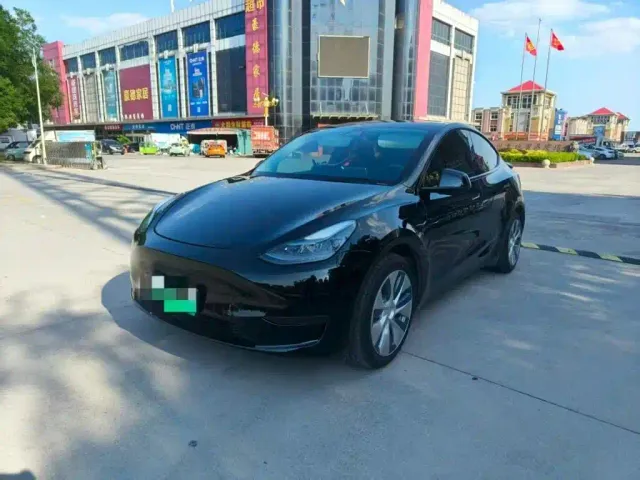 Фотография автомобиля — Tesla Model Y