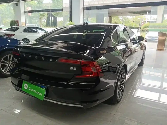 Volvo S90 — Фото автомобиля 6
