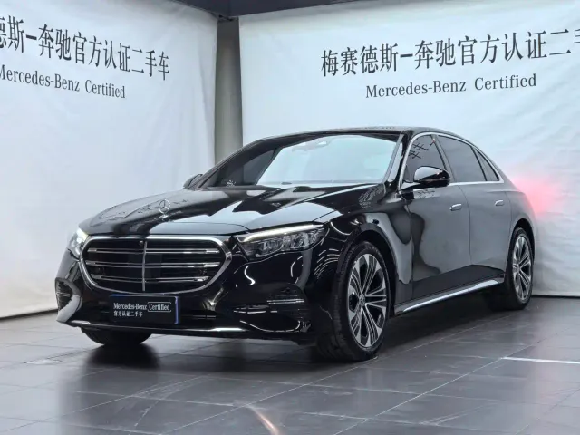 Фотография автомобиля — Mercedes-Benz E-Class