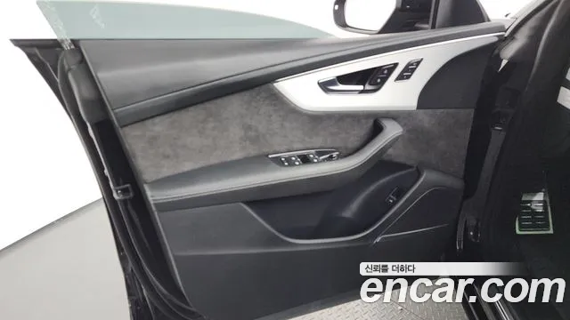 Audi Q8 55 TFSI quattro Premium — Фото автомобиля 20