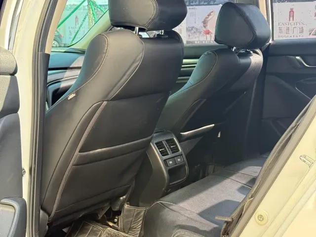 Honda Accord — Фото автомобиля 9