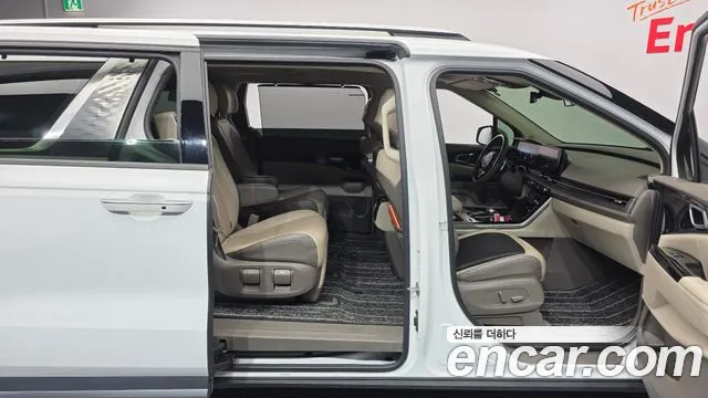 Kia Carnival Generation 4 — Фото автомобиля 19