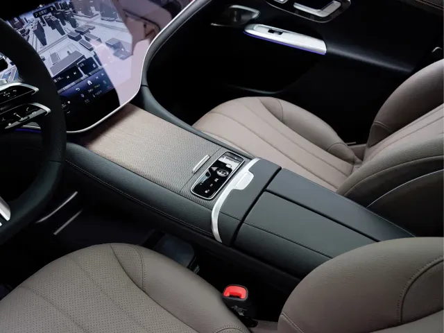 Mercedes-Benz EQE SUV — Фото автомобиля 11