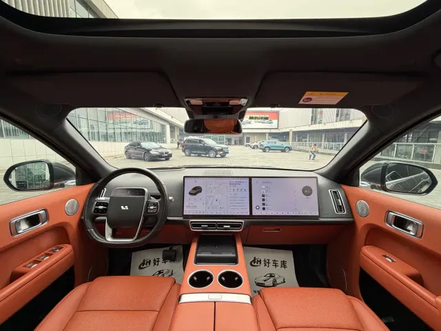 Li Auto L8 — Фото автомобиля 11
