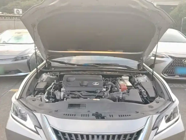Lexus ES — Фото автомобиля 19