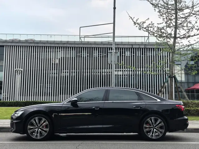 Audi A6L — Фото автомобиля 3