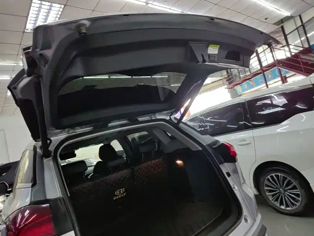 Geely Boyue — Фото автомобиля 18