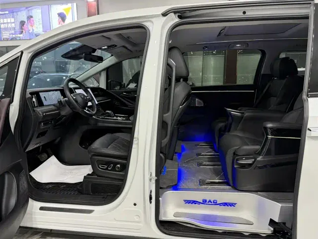 GAC Trumpchi M8 — Фото автомобиля 11
