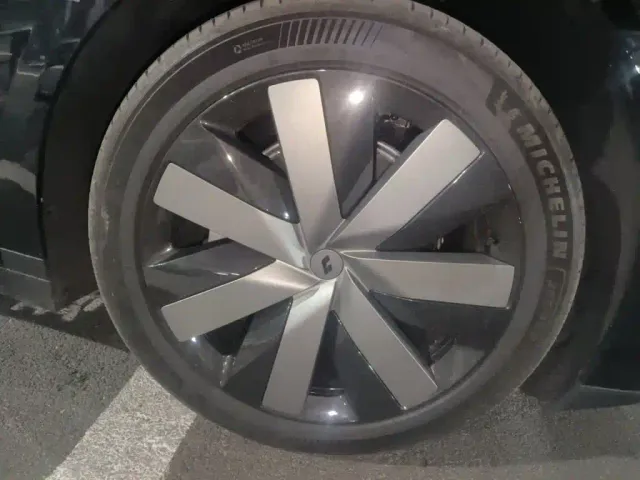 Li Auto i6 — Фото автомобиля 24