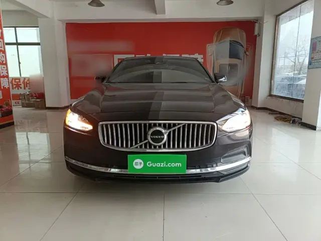 Volvo S90 — Фото автомобиля 2