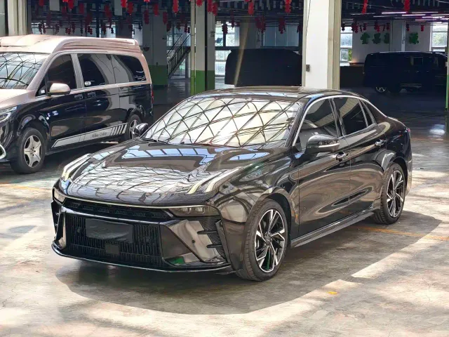 Фотография автомобиля — Lynk & Co 03