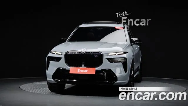 BMW X7 M60i xDrive M Sport 6 мест — Фото автомобиля 3
