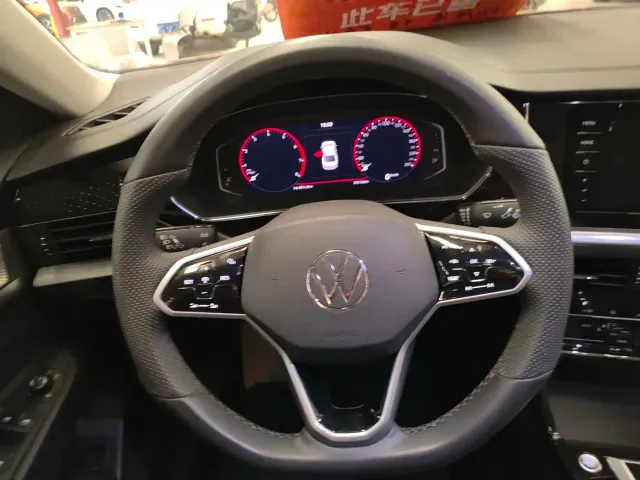 Volkswagen Passat — Фото автомобиля 10