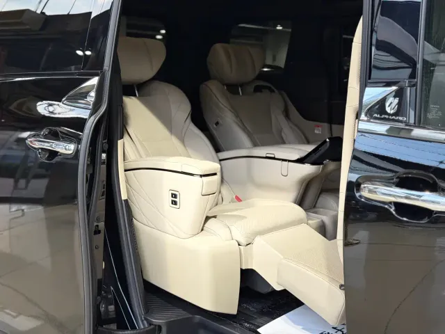 Toyota Alphard — Фото автомобиля 22