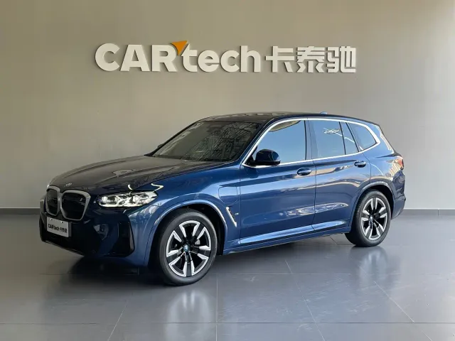 Фотография автомобиля — BMW iX3