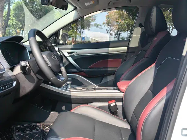Geely Binyue 2021 1.4T DCT Diamond Edition — Фото автомобиля 4