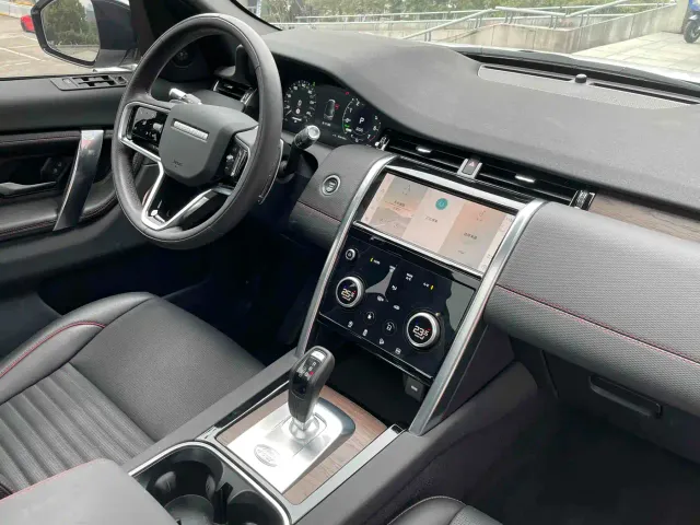 Land Rover Discovery Sport — Фото автомобиля 7